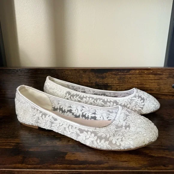 Kailee P White Lace Flat Women’s Shoes Wedding Bridal Shower Bride Neutral - Picture 5 of 5